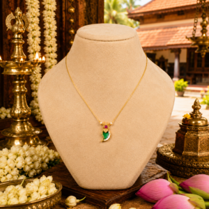 Minimalist Palakka pendant necklace