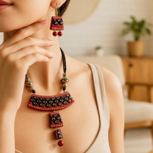 Hand painted terracotta necklace set