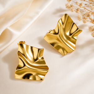 Irregular foil studs